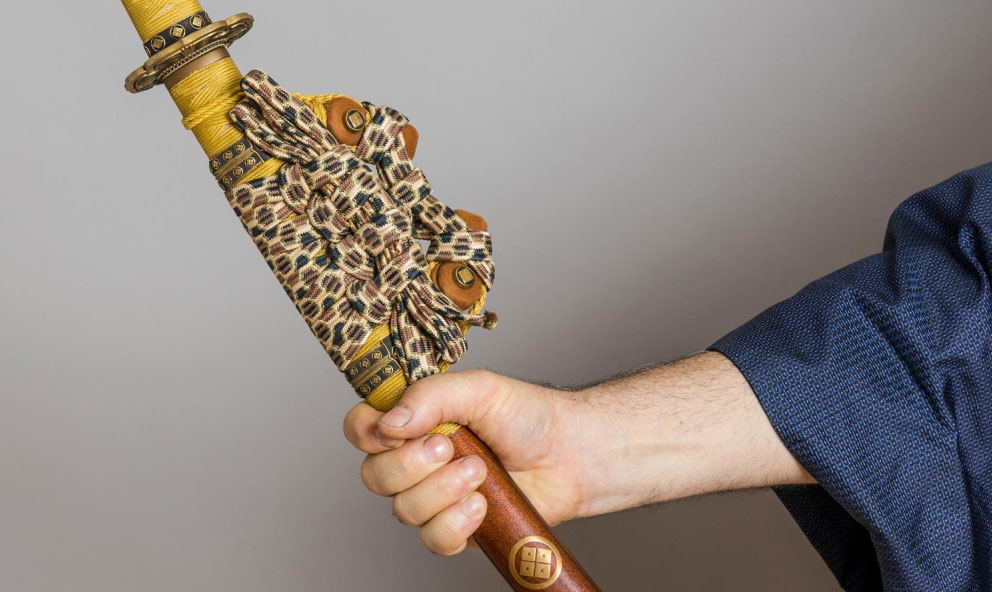 patrice sabbah tenant un katana